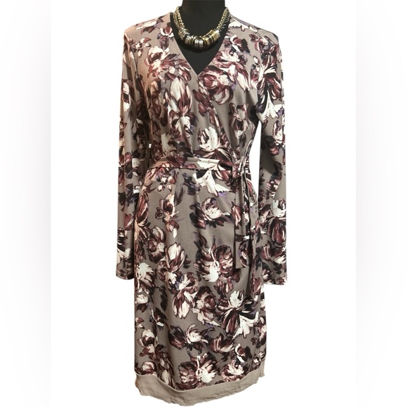 SIMPLY VERA Floral Wrap Dress in Purple and Cream, Lt. Brown, Size L, GUC - Picture 1 of 3